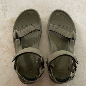 Men’s Teva Hurricanes